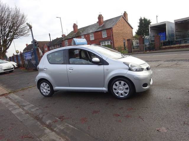 Toyota Aygo 1.0 VVT-i Ice Automatic 5dr ** LOW RATE FINANCE AVAILABLE ** SERVICE HISTORY ** Hatchback Petrol Metallic Silver